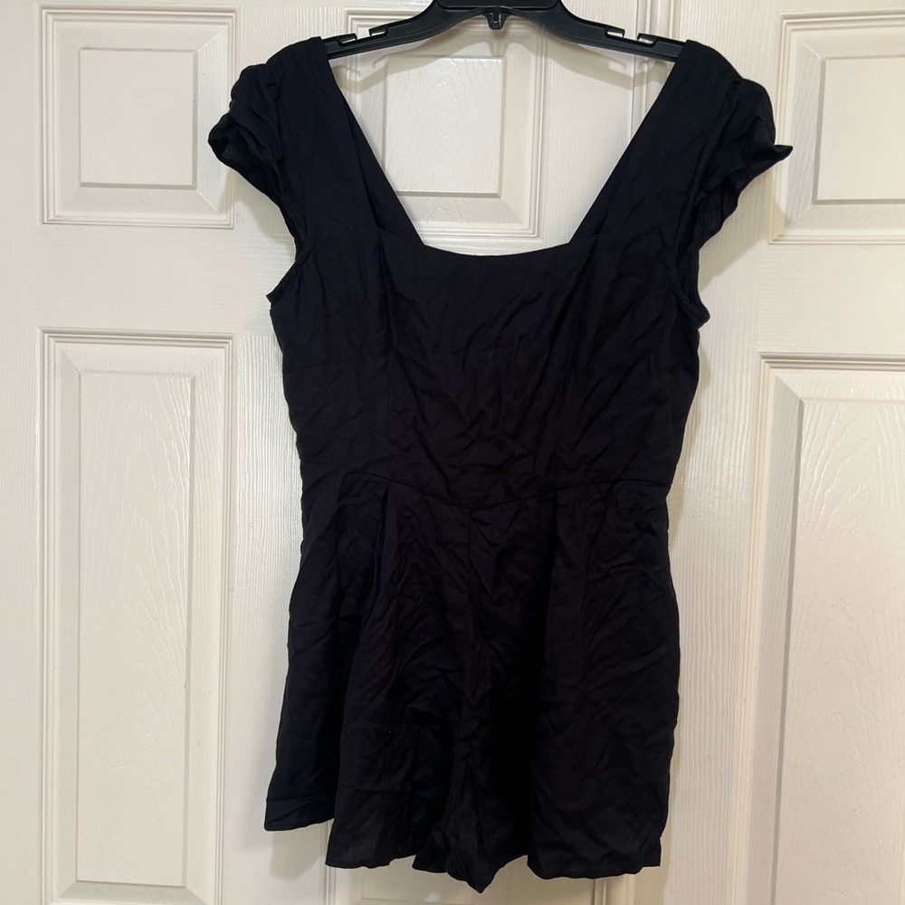 Kimchi Blue Nori Cap Sleeves Black Romper Short Jumpsuit Summer Beach Size 6